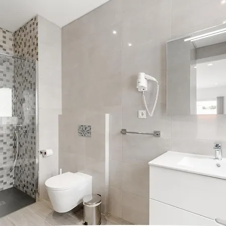 Chill House, Luxury With Jacuzzi And Private Swimming Pool *